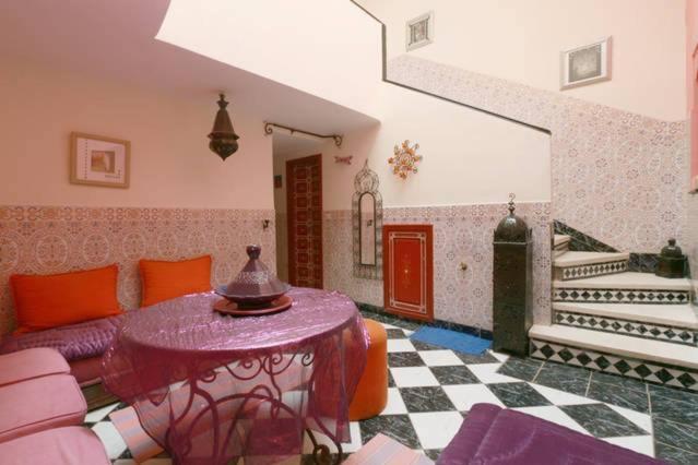 Maison Riad Traditionnel Idealement Situe A Marrakech 마라케시 외부 사진